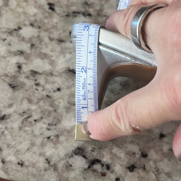 Naturalizer Silver Sandals. Size 9, New, never worn. - Picture 10 of 10